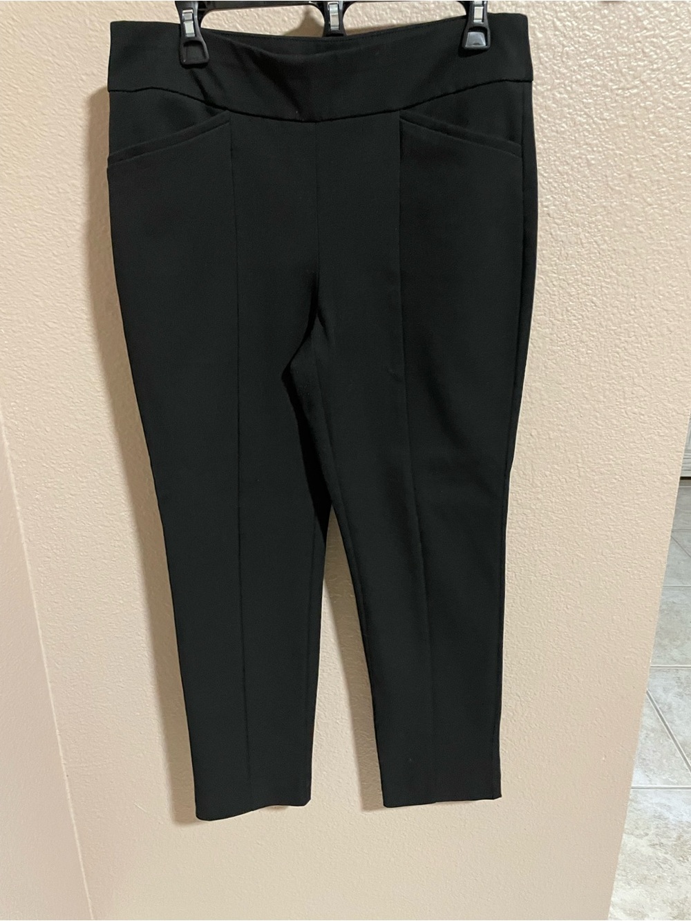 Chico's Black Ankle Pull-On Ponte Pants